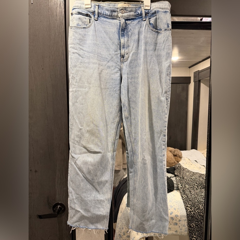 Abercrombie & Fitch Light Blue High-Rise '90s Straight Jeans